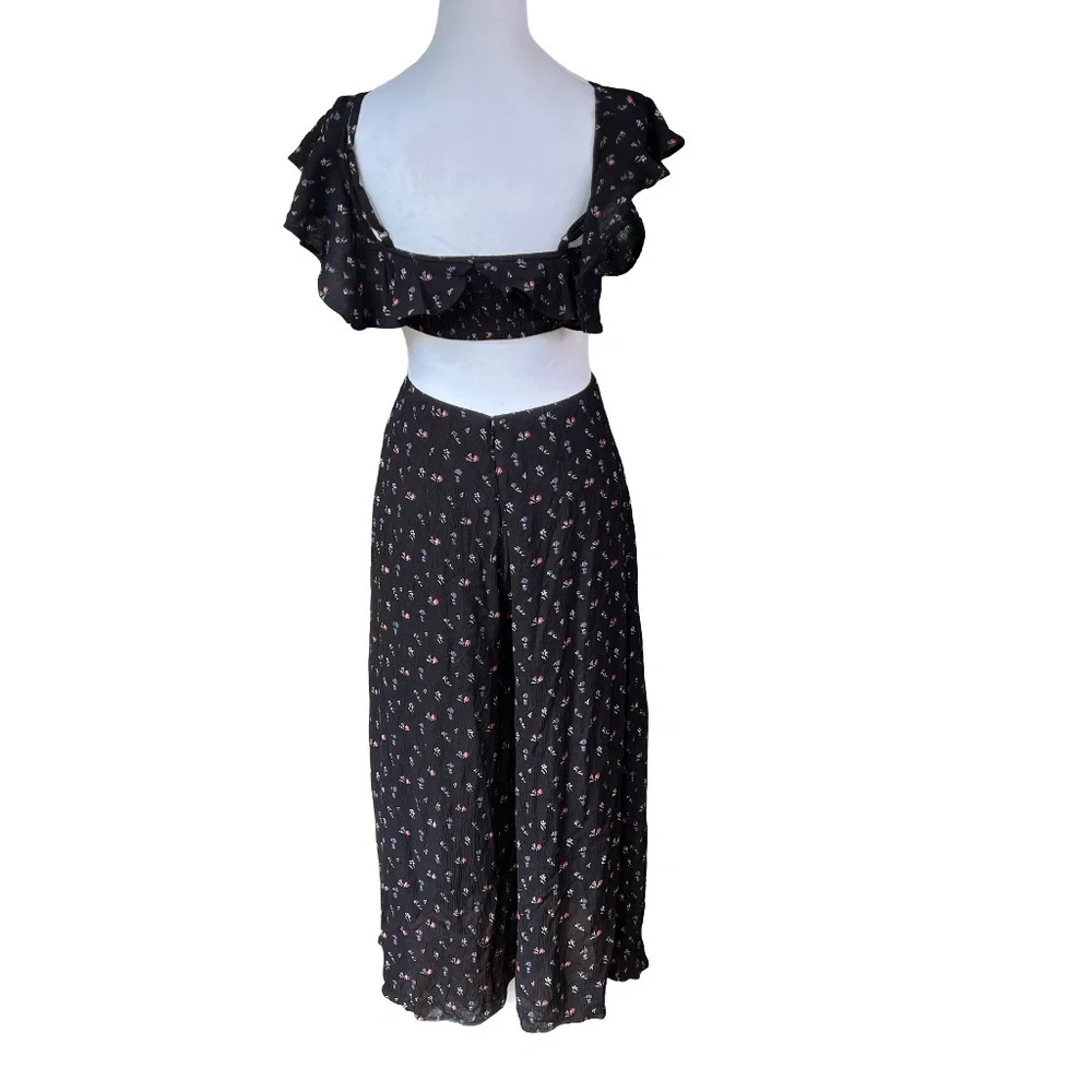 Kimchi Blue Gianna Ruffle Cold Shoulder Jumper Size 0
